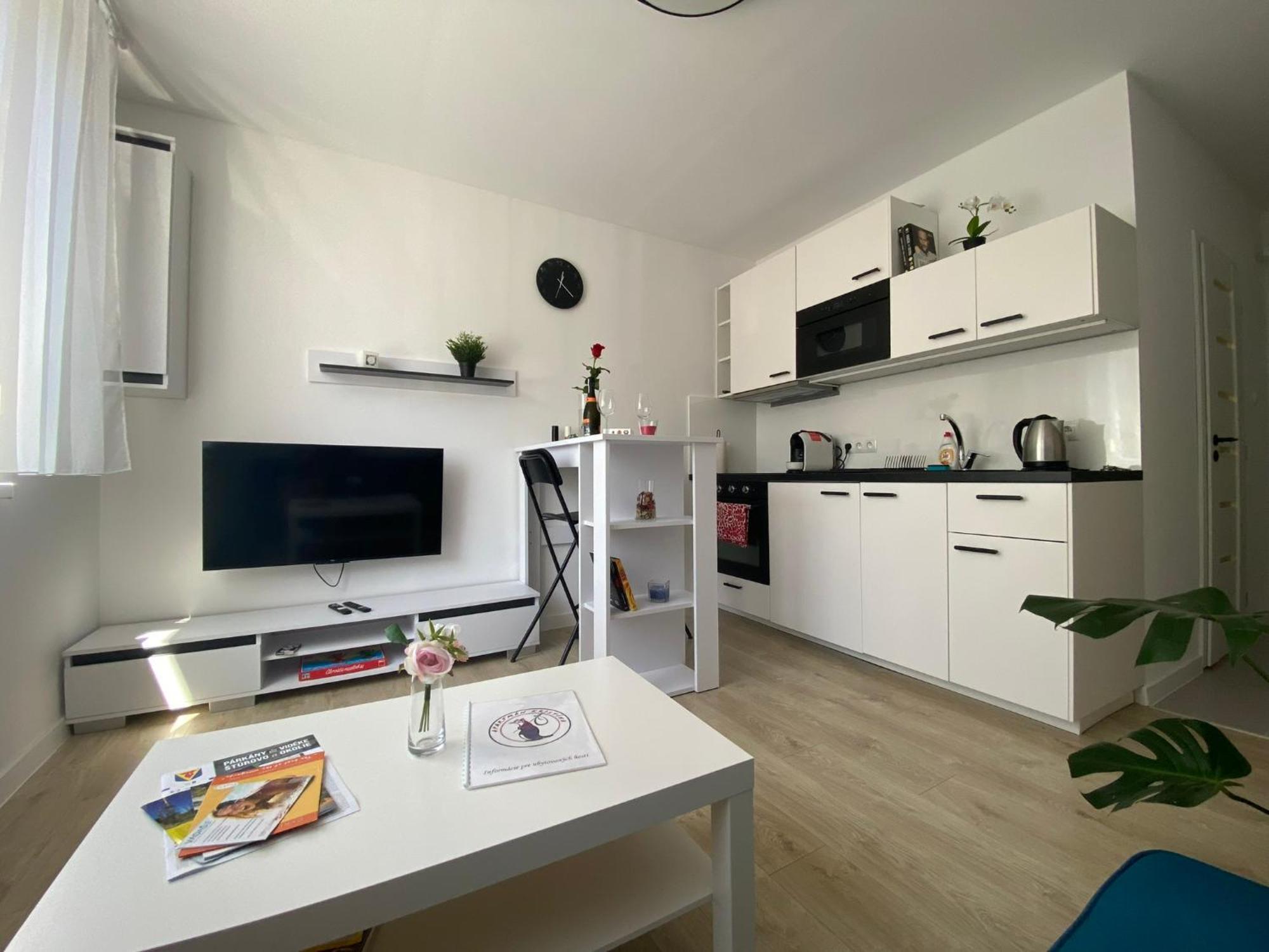 Apartman Kristina Štúrovo Eksteriør billede